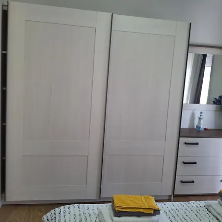 Mirela Appartement *