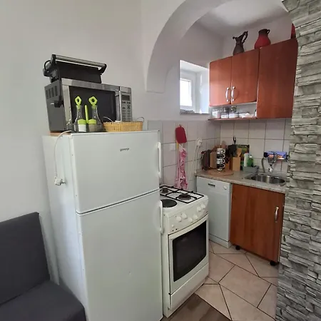 Mirela Vrh (Krk)