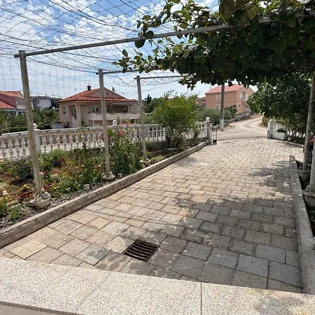 Mirela Vrh (Krk)
