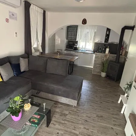 Mirela Apartmán *