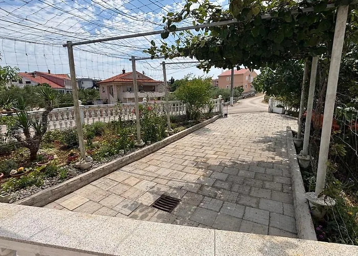Mirela Vrh (Krk)