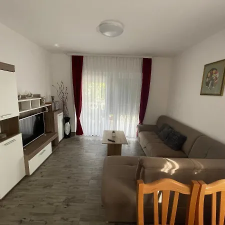 Mirela * Vrh (Krk)